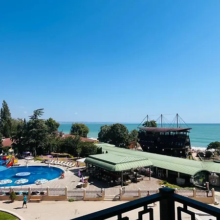 SEAVIEW BG Beach Front Suites-3