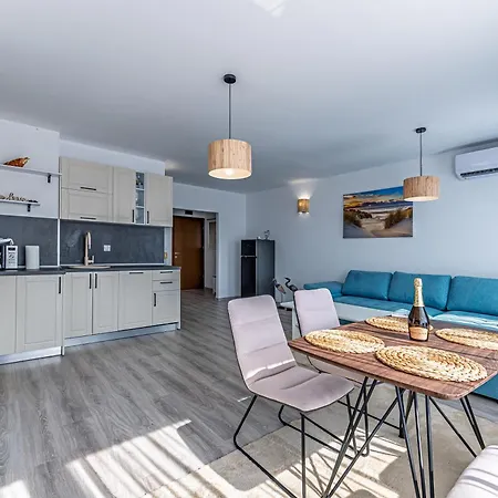 SEAVIEW BG Beach Front Suites-2